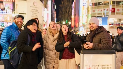 Tokyo: Shinjuku Historical Walking Tour & Secret Backstreets Day Tours