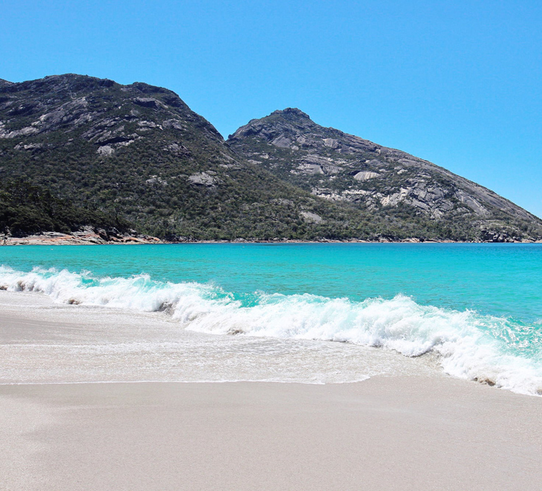 Wineglass Bay & Freycinet National Park Day Trip from Hobart