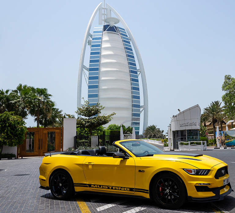 Dubai: Cabriolet Tour in a convertible Mustang or Camaro