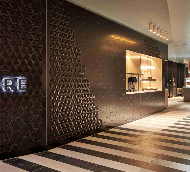 AMS Amsterdam Schiphol Airport: Aspire Lounge Access