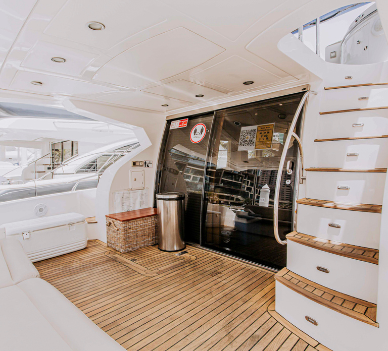 Private Yacht Dubai: 56ft
