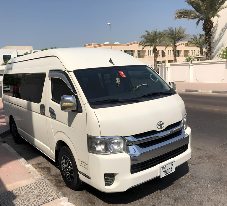 Dubai: Private Car and Driver for 5 Hours City Tour