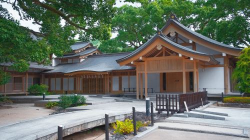 1-day tour to Dazaifu Tenmangu Shrine, Beppu and Lake Kinrin in Yufuin, Oita, Japan