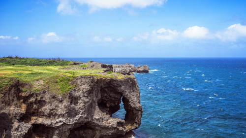 Classic 1-day tour to northern Okinawa – Small group of 9/bus tour – American village