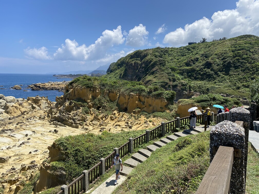 Shifen + Jiufen + Heping Island Park Day Tour