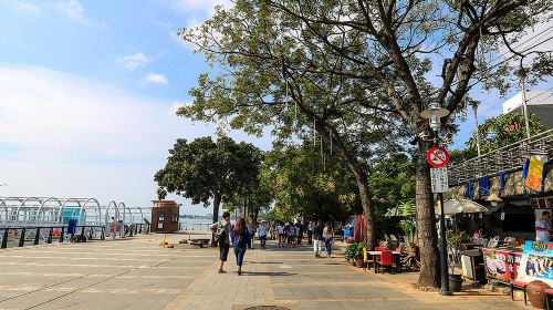 Taipei Fine Arts Museum + Martyrs' Shrine + Tamsui Old Street + Fort San Domingo: Northern Taiwan Cultural Tour Day Tours