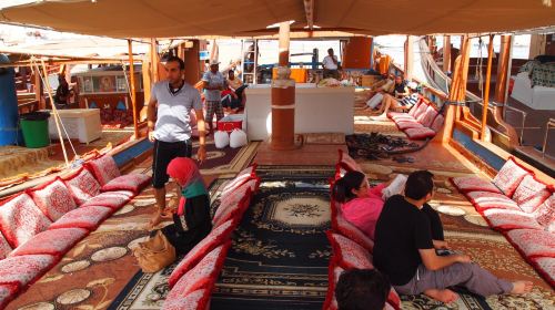 From Fujairah Safari: Musandam Sea Safari with Lunch Day Tours