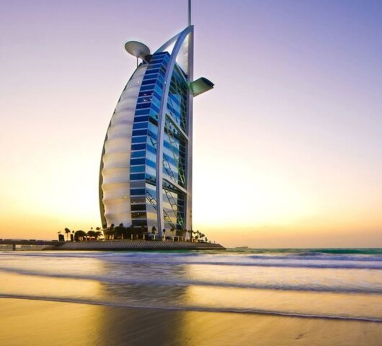 Dubai: Private custom tour with a local guide