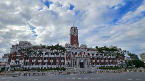 Half-day tour to Taipei Palace Museum + Chiang Kai-shek Memorial Hall + Martyrs' Shrine