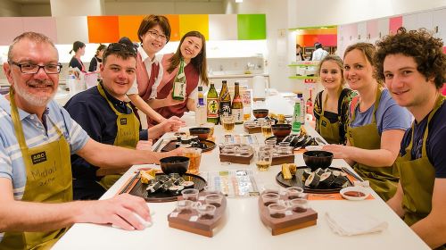 Tokyo Tsukiji Fish Market Tour and Sushi Making Lesson Day Tours