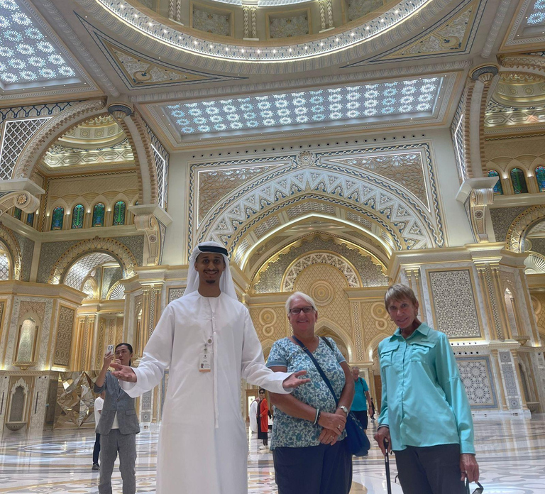 Abu Dhabi Full Day Private Tour with Emirati Local Guide