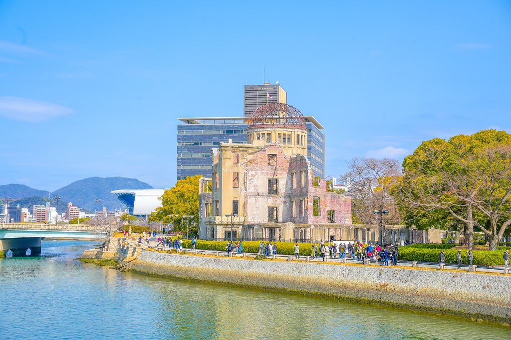 Day Trip to Hiroshima & Miyajima with Itsukushima Shrine & Ferry from Tokyo
