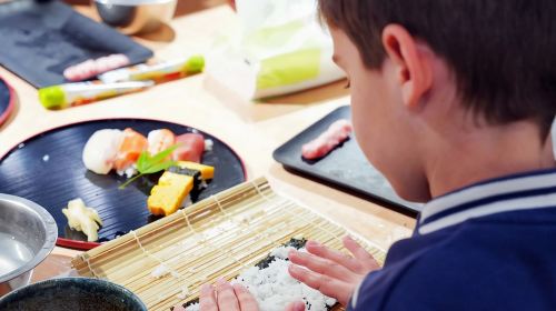 Tokyo Sushi Making Class in Tsukiji with Professional Chef