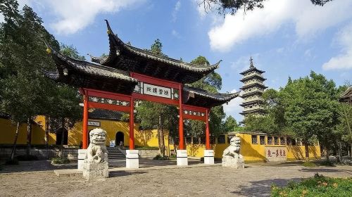 Yangzhou Licensed Private Guide: Slender West Lake, Ge Garden & Daming Temple