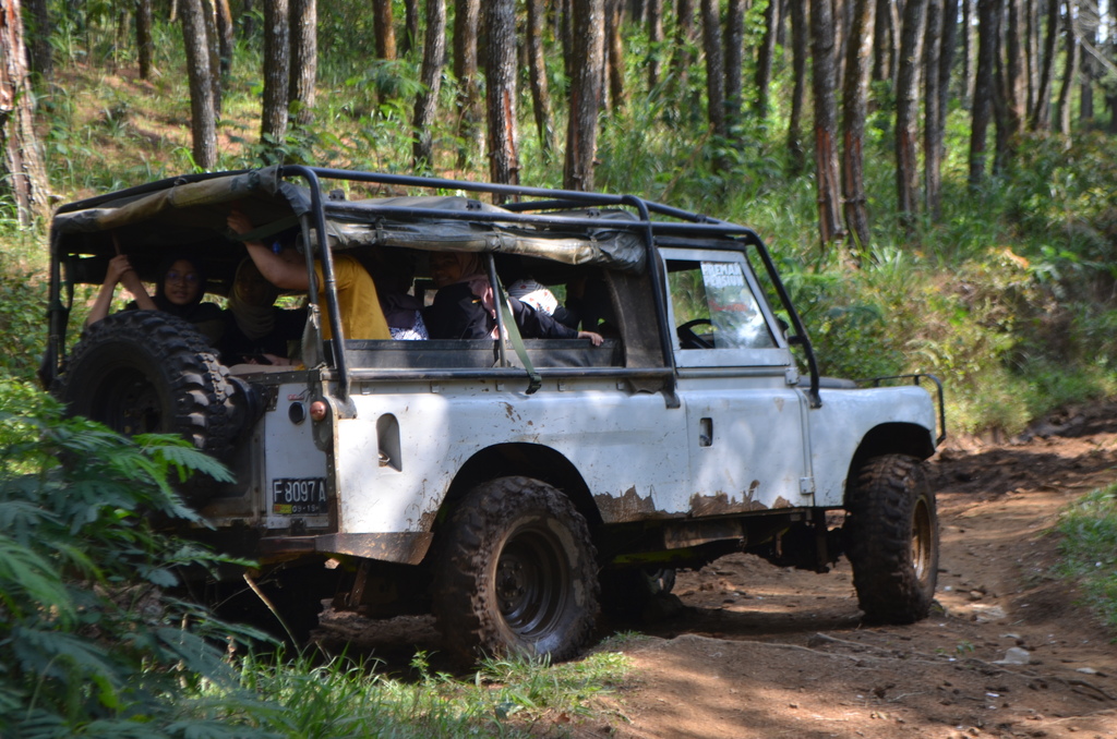 Fun Offroad Cikole Lembang Bandung – Land Rover Adventure