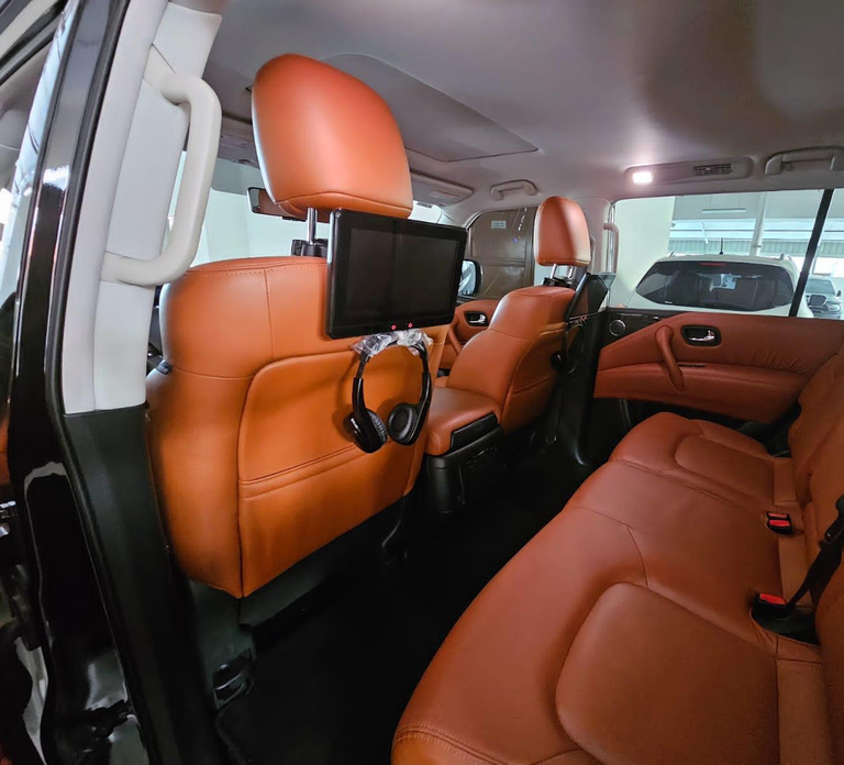 Dubai : Private Car with Driver Service