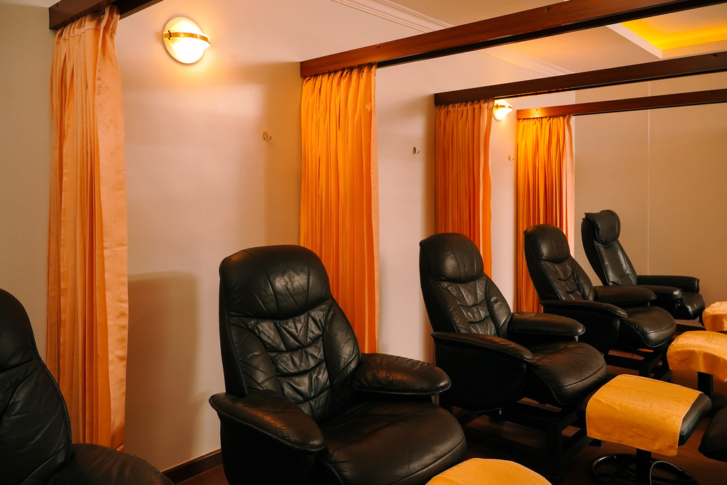 Nirwana Massage & Reflexology Masssage Treatment