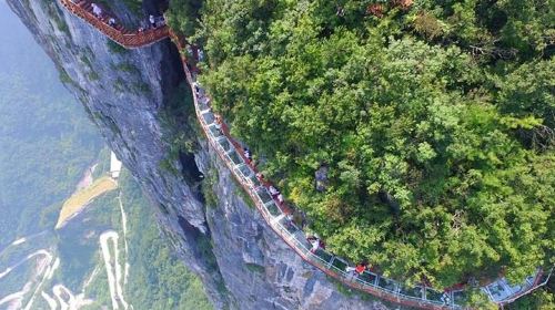 Zhangjiajie Private Guided Day Tour: Shiyanpingcun & Tujia Folk Customs Park