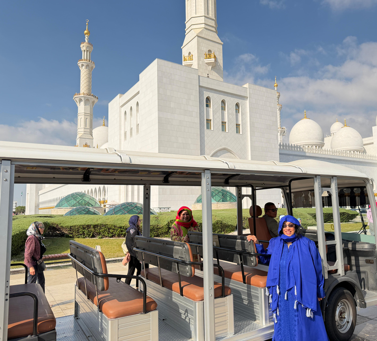 From Dubai: Abu Dhabi Full-Day Tour with Grand Mosque Visit