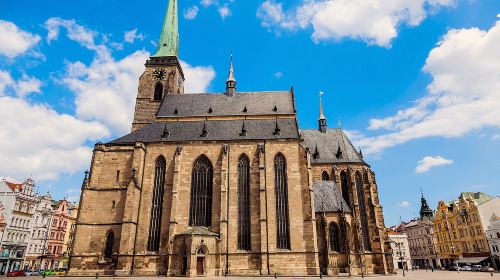 Private charter day tour to The Roman Forum, Frankfurt Cathedral, Goethe House, and Heidelberg Castle