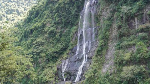 Yun Hsien Resort + Wulai Scenic Train + Wulai Falls + Wulai Old Street Private Chartered Tour