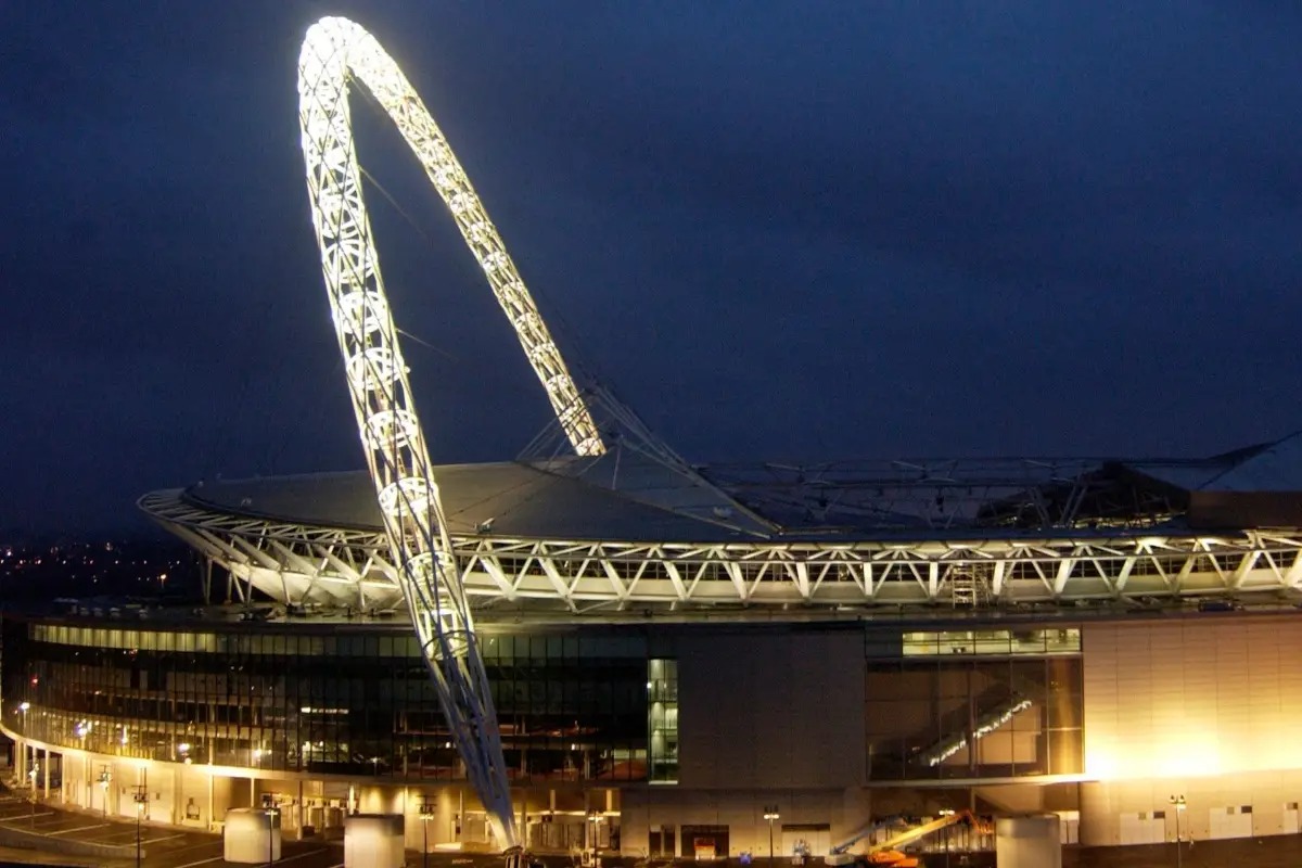 Trafalgar Square + Wembley Stadium + Borough Market + Sherlock Holmes Museum