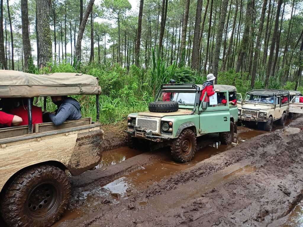 Fun Offroad Cikole Lembang Bandung – Land Rover Adventure