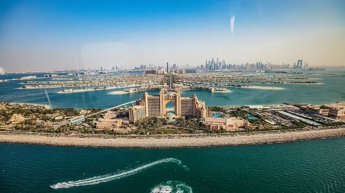 Dubai: 12-minute helicopter sightseeing flight from Palm Island