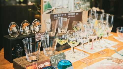 Little Glass Book Museum | Within Walking Distance of Tokyo Skytree. Experience the intricate art of glass engraving firsthand and create your own unique keepsake.