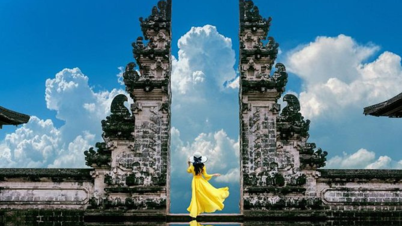 East Bali Highlights: Lempuyang Heaven's Gate & Water Palace Tour