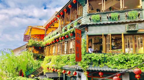 Shifen + Pingxi + Jiufen Old Street + Keelung MiaoKou Night Market private chartered tour [Depart from Taipei] Day Tours