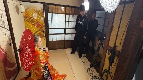 Choose one of six themed video shooting experiences: Samurai, Ninja, or Geisha