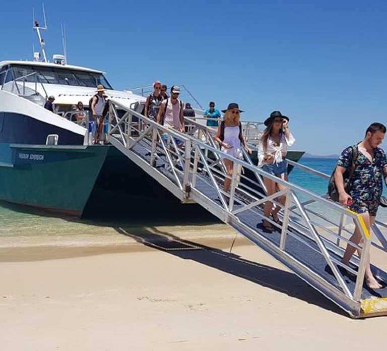 Rosslyn: Great Keppel Island Glass Bottom Boat Tour