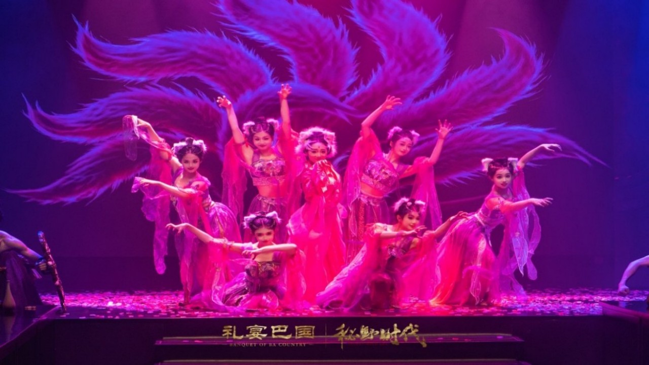 Chongqing Gong Yan Dinner Show Immersive Dining, Live Show & Hanfu Experience