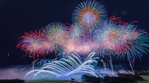 [Departing from Sapporo North Exit] 'Hokkaido Art Fireworks 2026 ~in Moerenuma Park' [Choose between Lawn Seats / Premium Seats (with chairs)] Day Tours