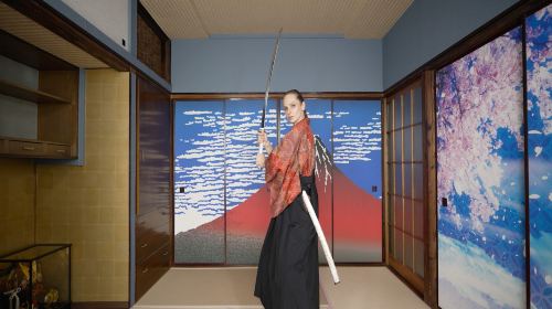 Choose one of six themed video shooting experiences: Samurai, Ninja, or Geisha