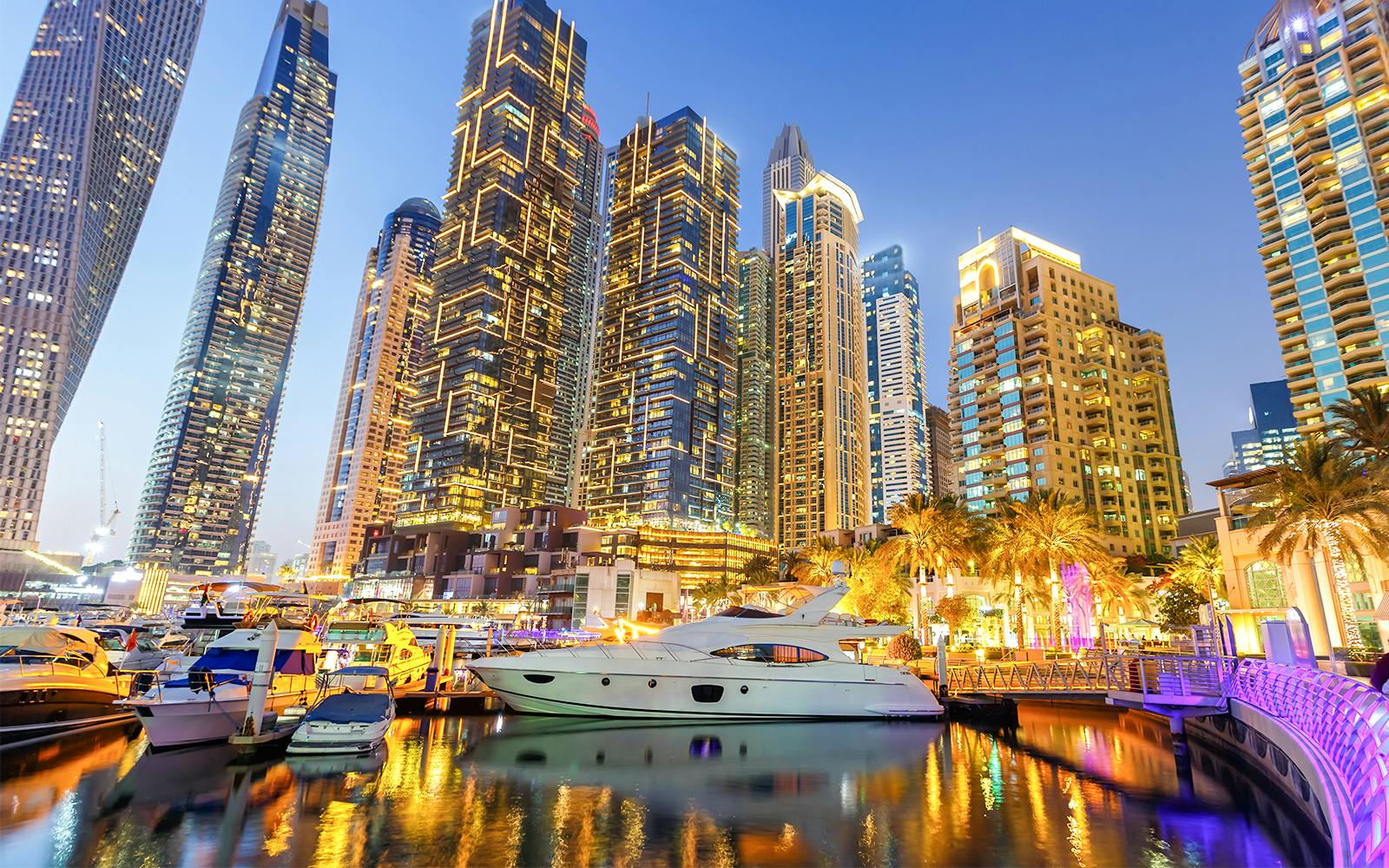 From Dubai Marina: 4-Hour Night Party Yacht Cruise with BBQ, DJ & Unlimited Beverages