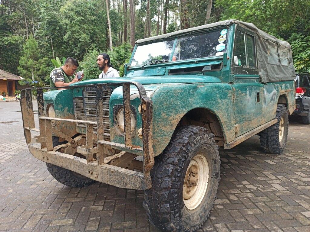 Fun Offroad Cikole Lembang Bandung – Land Rover Adventure