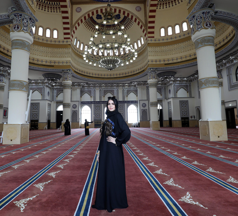 Dubai: Frame Tickets, Creek, Souks & Blue Mosque Guided Tour
