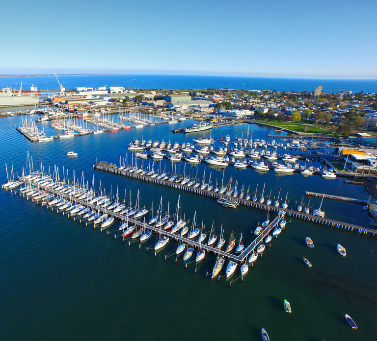 Melbourne: City and Williamstown Ferry Cruise