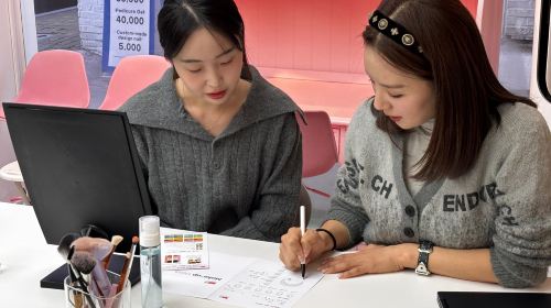 One-Day Personal Color Makeup Class - Image HO