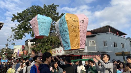 Shifen Old Street + Yehliu + Jiufen Old Street 1-day Tour [Departing from Taipei | Guaranteed Departure] Day Tours
