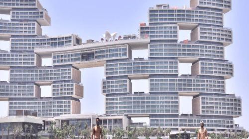 Electric surfing experience in Palm Jumeirah, Dubai, UAE