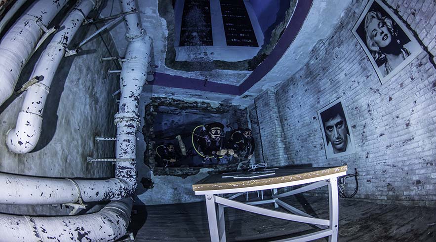 Deep Dive Dubai