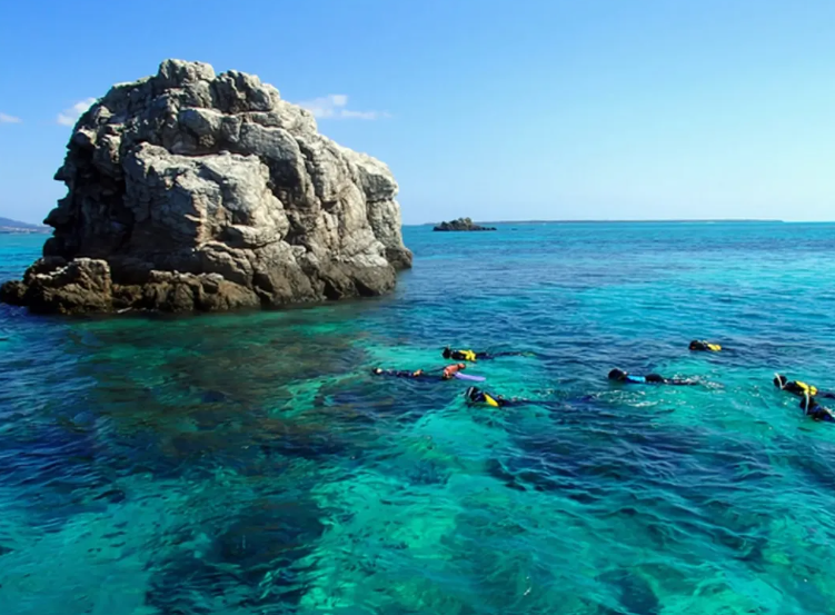 2-hour Diving and Snorkeling Experience at the Blue Cave in Okinawa City, Japan [Blue Cave Snorkeling/diving/English and Japanese instructors/shore entry to avoid seasickness]