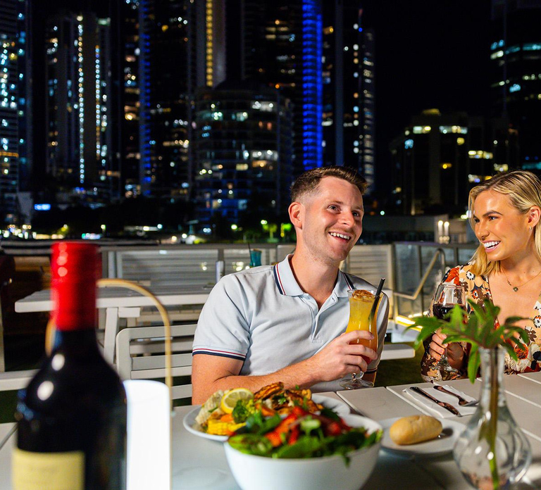 Surfers Paradise: Buffet Dinner Sightseeing Cruise