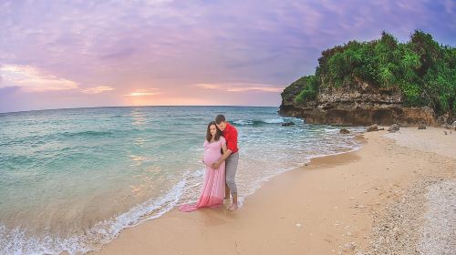 Private Photo Session with a Local Photographer in Okinawa