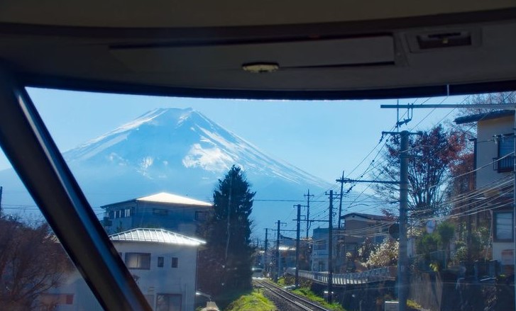 Fuji Mountain Pear Picking & Kawaguchiko Popular Sightseeing Tram & Oishi Park Day Trip