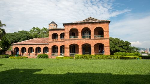 Tamsui Fisherman's Wharf, Fort San Domingo, Tamsui Old Street, and Beitou Thermal Valley day tour from Taipei