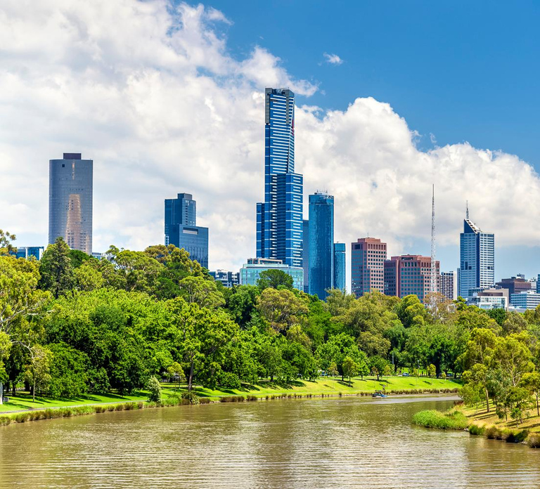 Melbourne: City and Williamstown Ferry Cruise